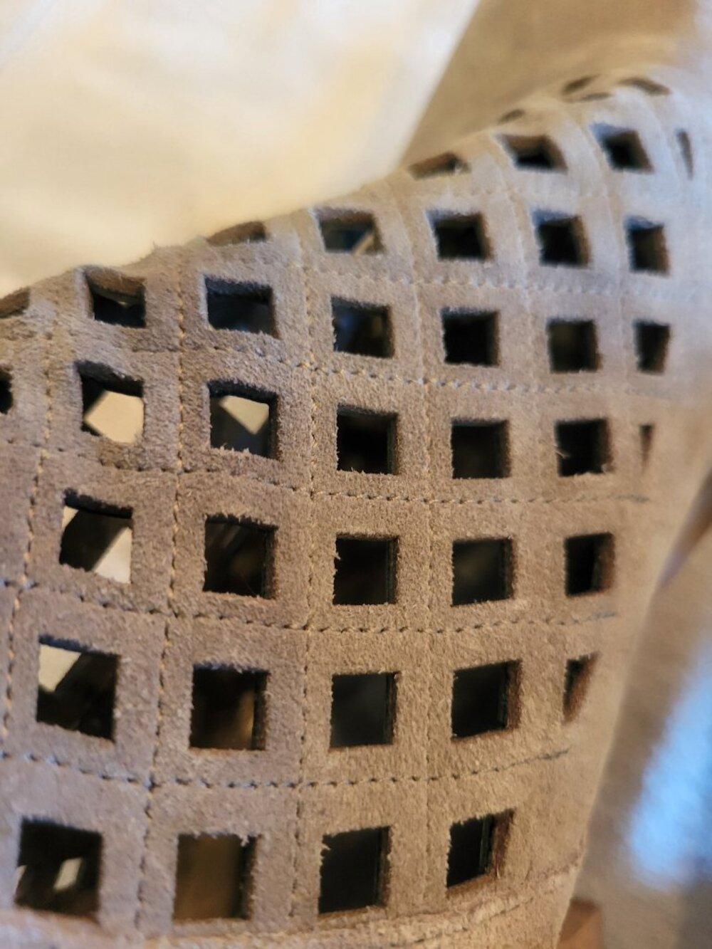 Crown Vintage Taupe Suede Perforated Ankle Booties Women's Size 11 - Picture 3 of 5